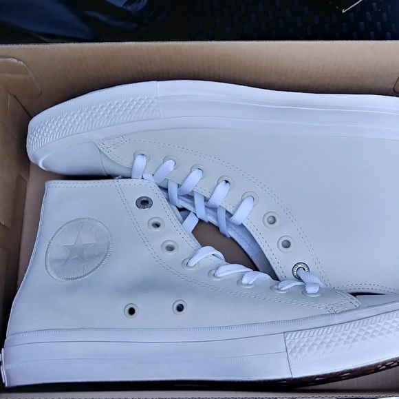 🔥NWT Converse Chuck II 2 Leather Buff Shoes - Picture 8 of 8